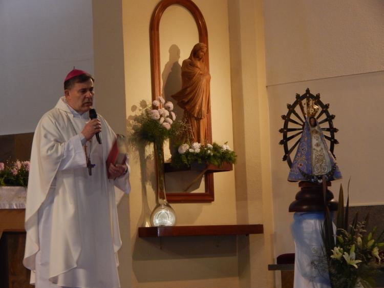 Mons. Martín animó a los pampeanos a estar abrazados a María de Luján Mons. Martín animó a los pampeanos a estar abrazados a María de Luján